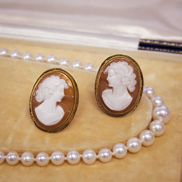 Truly capture the essence of a woman in the Victorian Era wearing these cameo earrings, along with a graduated pearl strand. Is this an era that you love to wear?

#cameojewelry #cameoearrings #pearls #pearlstrand #victorianstyle